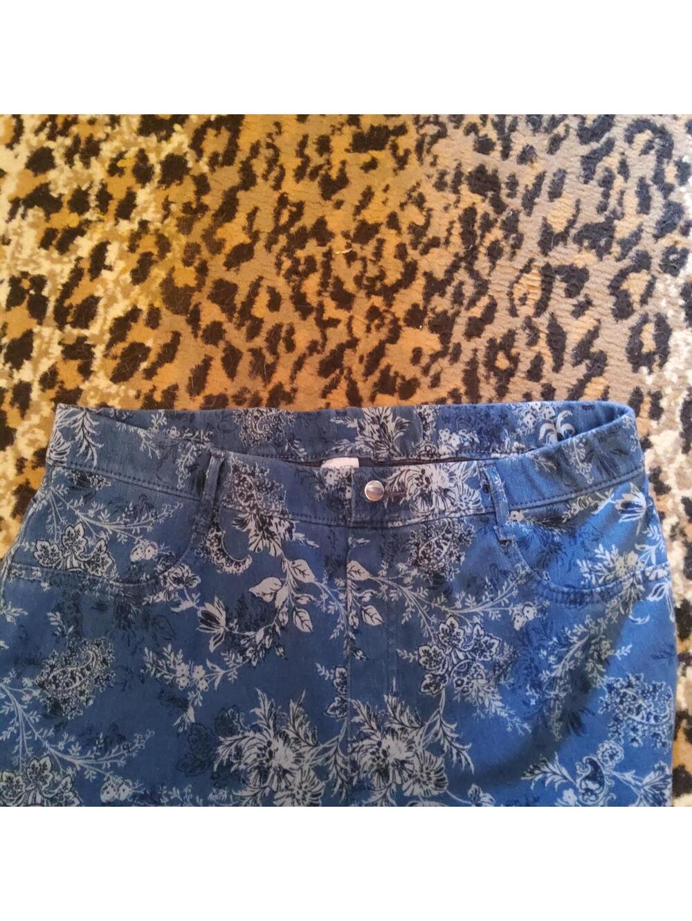 XL Jeggins Floral Jeans - Picture 2 of 2